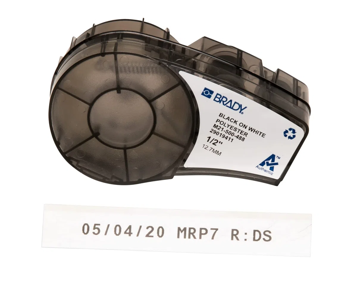 Brady Ruban d'étiquettes en polyester M21-500-488 pour imprimantes M210 & M211 - Résistant aux solvants - Noir sur blanc 12,7 mm x 6,4 m