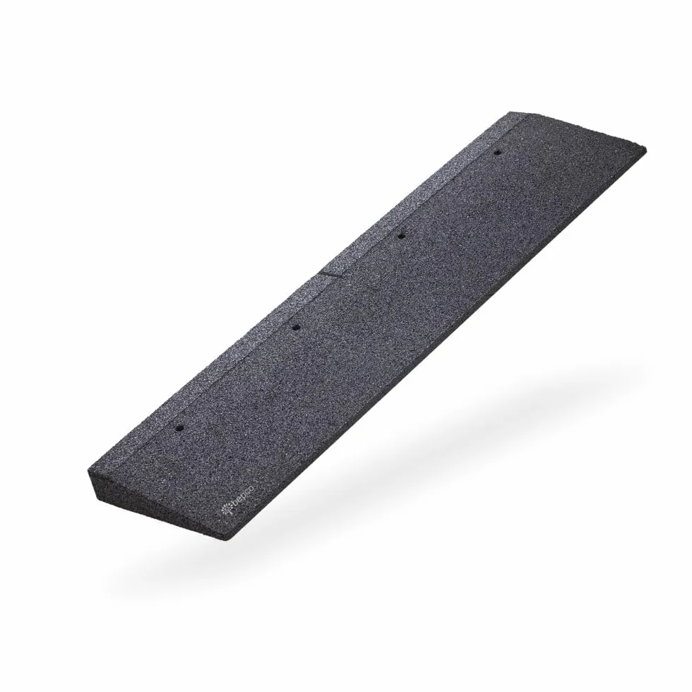 bepco Rampe de Trottoir, L x l x H : 100 x 25 x 5 cm, en Caoutchouc (Noire), avec rondelles intégrées à la Rampe pour la Fixation